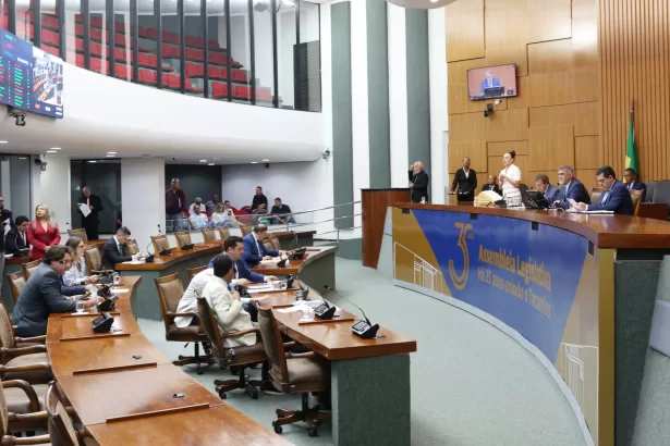 Janela partidária se aproxima do fim e base de apoios na Assembleia ganha definição